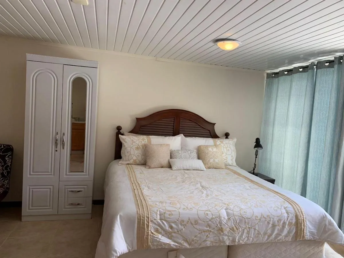 Sandpiper Beach Apartments Palm Beach 0*,