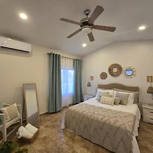  Apartment Rooi Santo