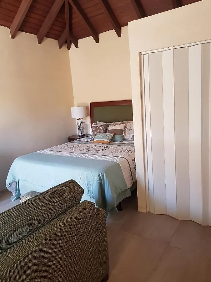 פאלם ביץ' Sandpiper Beach Apartments 0*, פאלם ביץ'