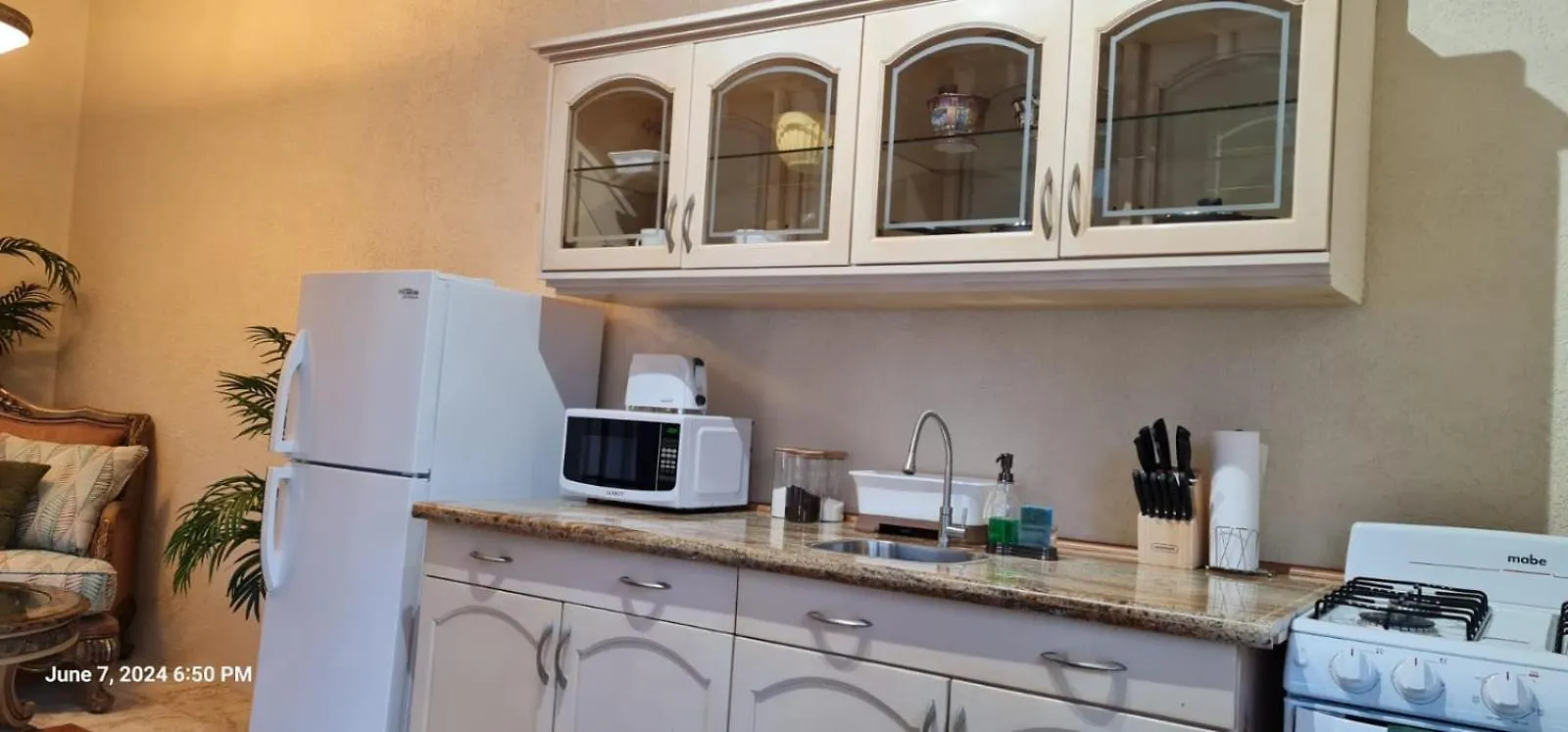 פאלם ביץ' Sandpiper Beach Apartments