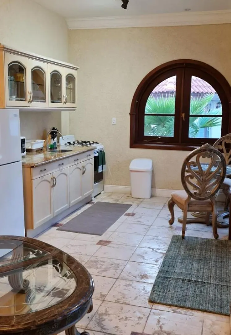 פאלם ביץ' Sandpiper Beach Apartments