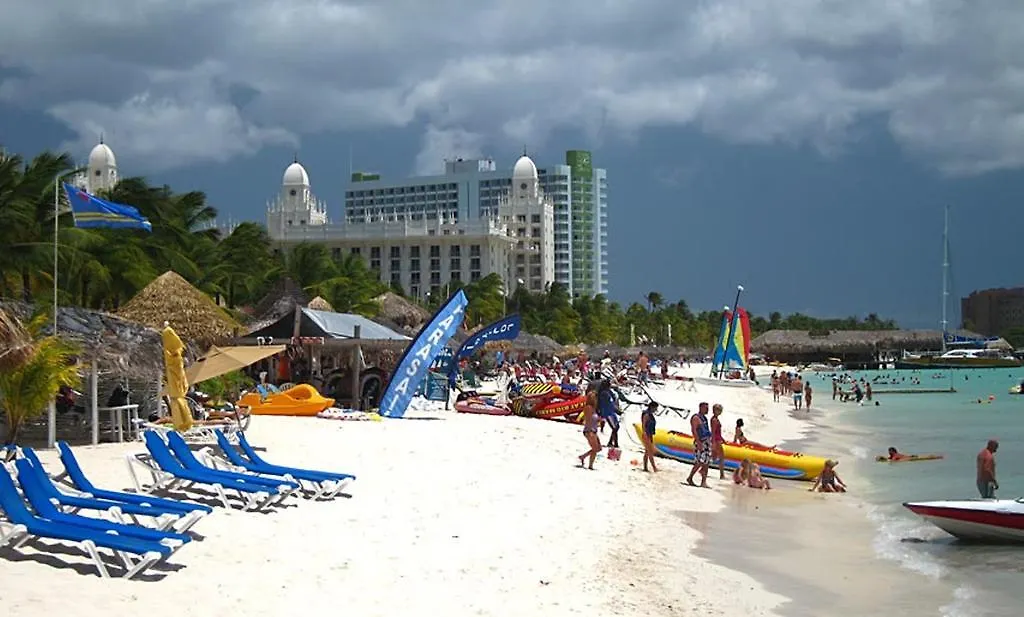 פאלם ביץ' Sandpiper Beach Apartments 0*, פאלם ביץ'